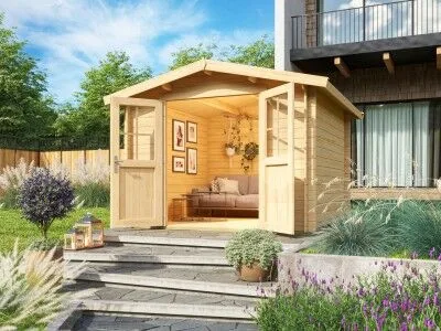 Fjordholz Satteldach Gartenhaus Eliza 3D mit geöffneten Doppeltüren, innen ein Sofa, davor Stufen und Lavendel